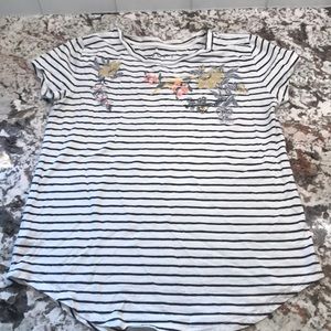 Loft embroidered tee xs